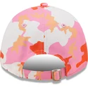 regulowana-rozowa-czapka-z-zakrzywionym-daszkiem-9forty-all-over-print-seasonal-new-york-yankees-mlb-od-new-era