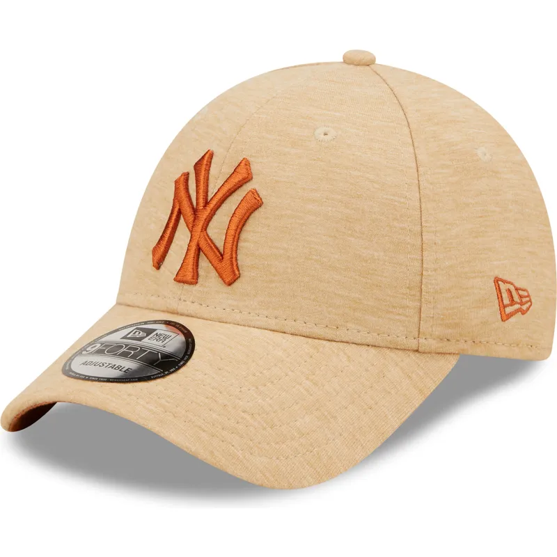 brazowa-regulowana-czapka-z-zakrzywionym-daszkiem-z-brazowym-logo-9forty-jersey-essential-new-york-yankees-mlb-new-era