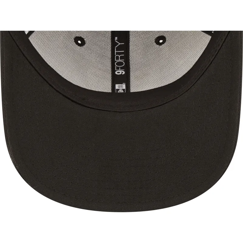 czarna-regulowana-czapka-z-zakrzywionym-daszkiem-9forty-repreve-monochrom-chicago-bulls-nba-new-era