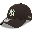 cap-islenkta-black-adjustable-strap-9forty-league-essential-new-york-yankees-mlb-new-era