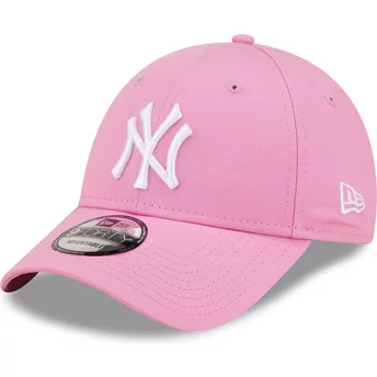 New Era Curved Brim White Logo 9FORTY League Essential New York Yankees MLB Pink Adjustable Cap