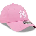 kepure-islenkta-rozine-reguliuojamas-9forty-league-essential-new-york-yankees-mlb-new-era