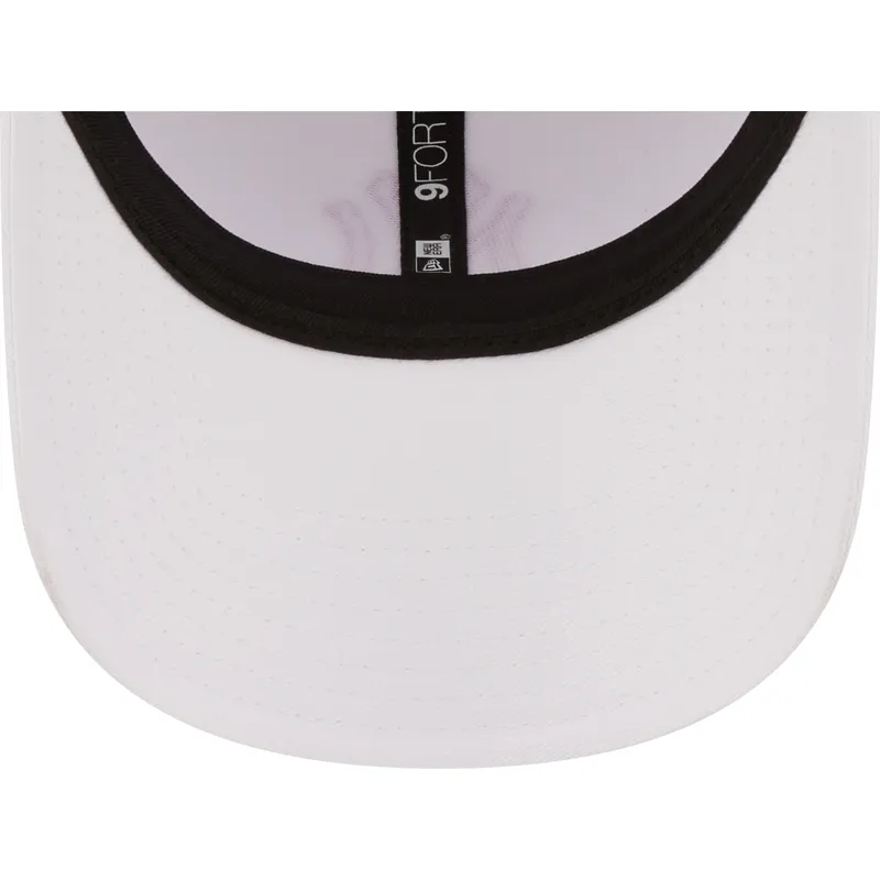 kepure-islenkta-balta-reguliuojamas-rosa-9forty-league-essential-new-york-yankees-mlb-new-era kepure-islenkta-balta-reguliuojamas-rosa-9forty-league-essential-new-york-yankees-mlb-new-era
