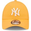 czapka-z-daszkiem-jasnopomaranczowa-regulowana-9forty-league-essential-new-york-yankees-mlb-od-new-era