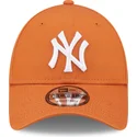 kepure-islenkta-oranzine-reguliuojamas-9forty-league-essential-new-york-yankees-mlb-new-era