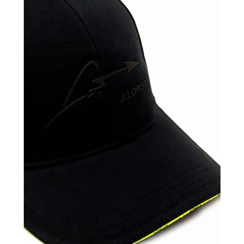 kepure-islenkta-juoda-reguliuojamas-aston-martin-formula-1-kimoa