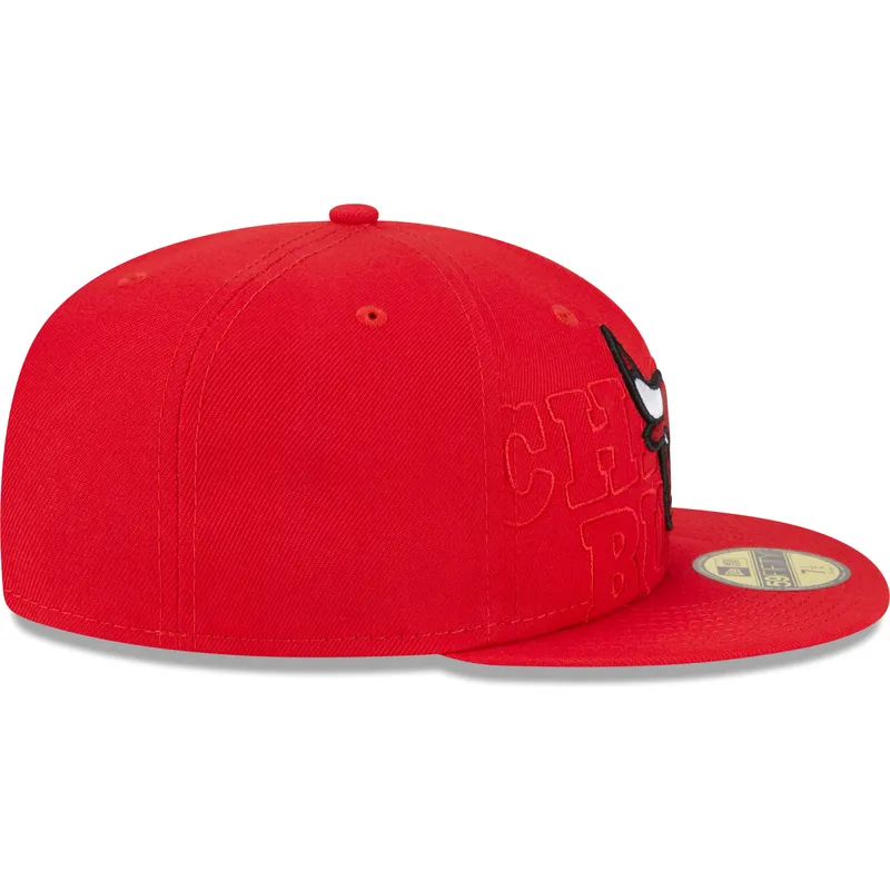 cap-plokscia-red-ajustada-59fifty-draft-edition-2023-chicago-bulls-nba-new-era