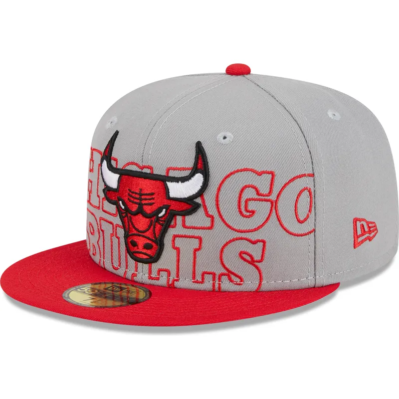 szara-i-czerwona-dopasowana-czapka-z-daszkiem-59fifty-draft-edition-2023-chicago-bulls-nba-new-era