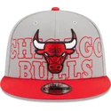 szara-i-czerwona-czapka-z-daszkiem-snapback-9fifty-draft-edition-2023-chicago-bulls-nba-new-era