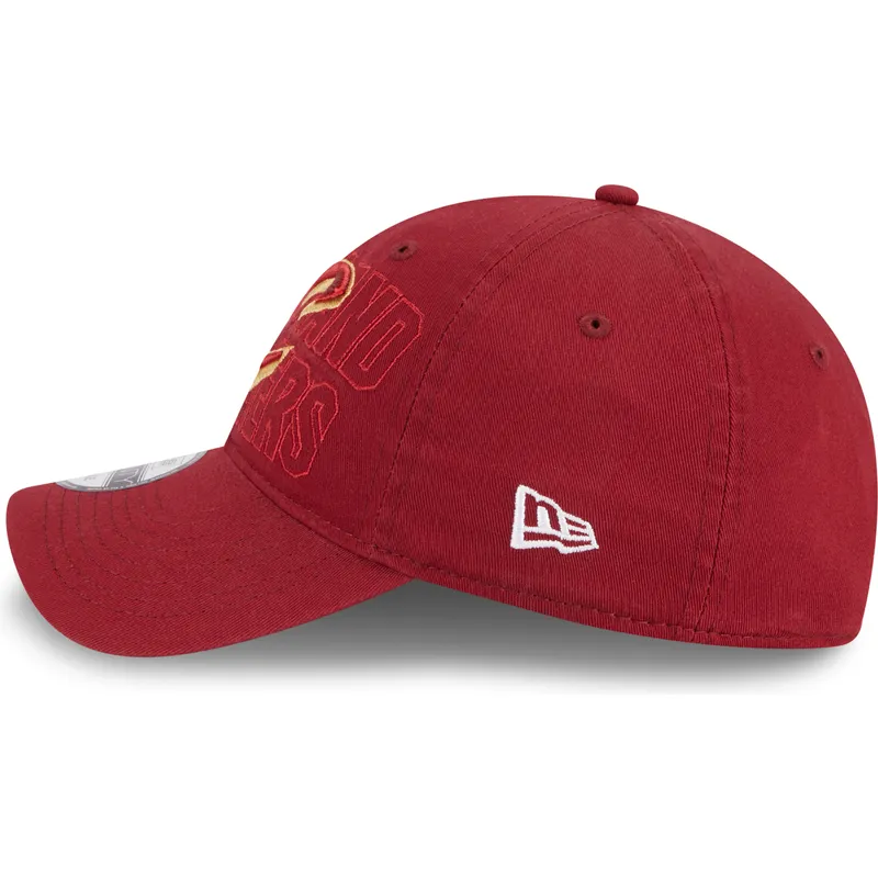 kepure-islenkta-raudona-reguliuojama-juostele-9twenty-draft-edition-2023-cleveland-cavaliers-nba-new-era