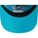 kepure-islenkta-melyna-reguliuojama-juostele-9twenty-draft-edition-2023-charlotte-hornets-nba-new-era