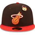 kepure-plokscia-ruda-priglundanti-59fifty-the-elements-fire-pin-miami-heat-nba-new-era