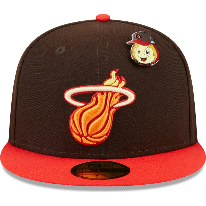 kepure-plokscia-ruda-priglundantis-59fifty-the-elements-fire-pin-miami-heat-nba-new-era