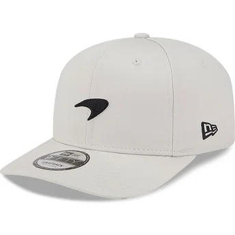bezowa-czapka-z-zakrzywionym-daszkiem-snapback-9fifty-seasonal-mclaren-racing-formula-1-od-new-era