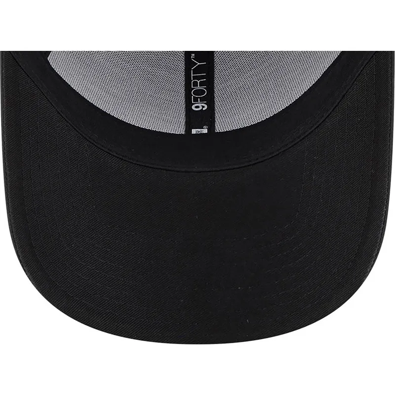 czarna-regulowana-czapka-z-zakrzywionym-daszkiem-ze-zlotym-logo-9forty-ac-milan-serie-a-new-era