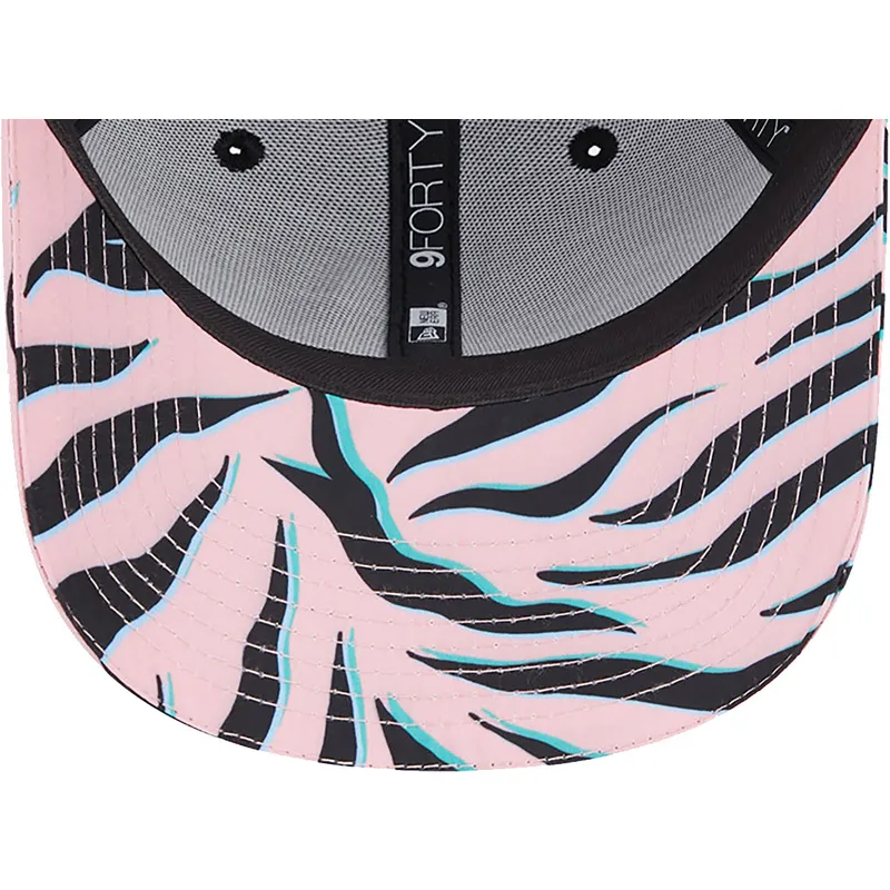 kepure-islenkta-juoda-snapback-9forty-all-over-print-zebra-visor-manchester-united-football-club-premier-league-new-era