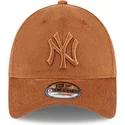 kepure-islenkta-ruda-reguliuojamas-9forty-cord-new-york-yankees-mlb-new-era