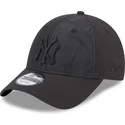 kepure-islenkta-juoda-reguliuojamas-9forty-multi-texture-new-york-yankees-mlb-new-era