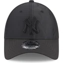 kepure-islenkta-juoda-reguliuojamas-9forty-multi-texture-new-york-yankees-mlb-new-era