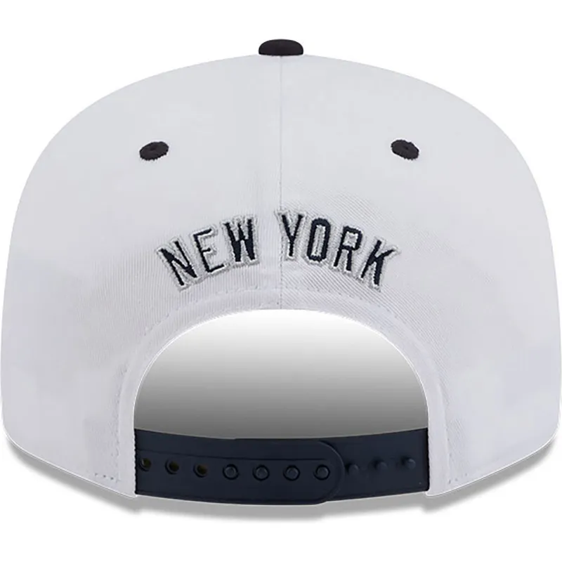 biala-i-granatowa-plaska-czapka-snapback-z-granatowym-logo-9fifty-white-crown-patch-new-york-yankees-mlb-new-era