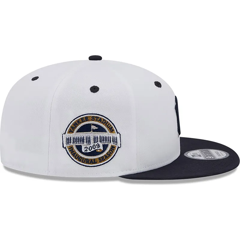 biala-i-granatowa-plaska-czapka-snapback-z-granatowym-logo-9fifty-white-crown-patch-new-york-yankees-mlb-new-era