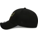 kepure-islenkta-juoda-reguliuojamas-9forty-metallic-badge-chicago-bulls-nba-new-era