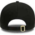 kepure-islenkta-juoda-reguliuojamas-9forty-metallic-badge-los-angeles-lakers-nba-new-era