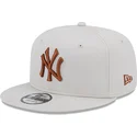 kepure-plokscia-smelio-snapback-9fifty-league-essential-new-york-yankees-mlb-new-era