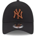 kepure-islenkta-juoda-reguliuojamas-9forty-league-essential-new-york-yankees-mlb-new-era