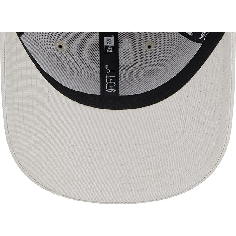 cap-islenkta-beige-adjustable-strap-marron-9forty-league-essential-chicago-white-sox-mlb-new-era cap-islenkta-beige-adjustable-strap-marron-9forty-league-essential-chicago-white-sox-mlb-new-era