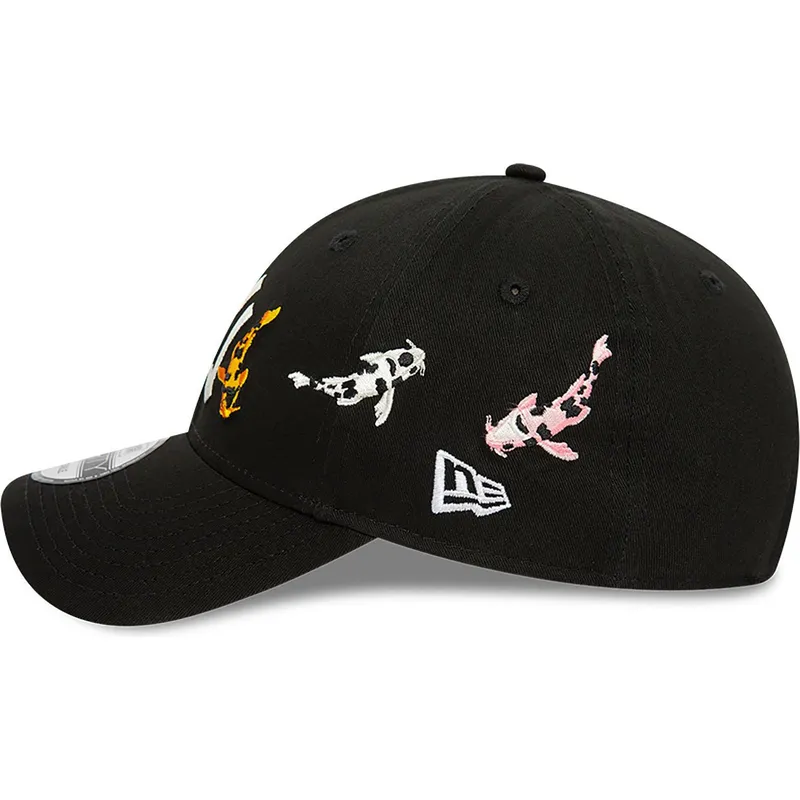 kepure-islenkta-juoda-reguliuojamas-9forty-koi-fish-new-york-yankees-mlb-new-era