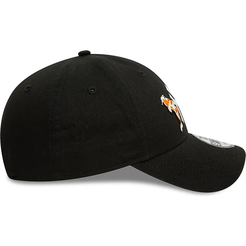 kepure-islenkta-juoda-reguliuojamas-9forty-koi-fish-new-york-yankees-mlb-new-era