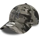 kepure-islenkta-kamufliazas-reguliuojamas-9forty-all-over-print-painted-new-york-yankees-mlb-new-era