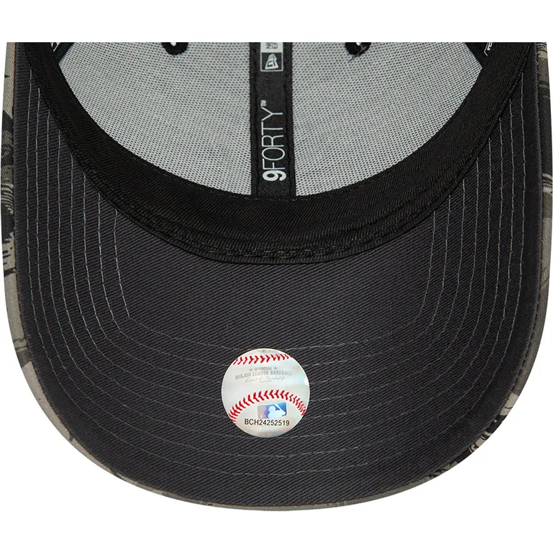 kepure-islenkta-kamufliazas-reguliuojamas-9forty-all-over-print-painted-new-york-yankees-mlb-new-era kepure-islenkta-kamufliazas-reguliuojamas-9forty-all-over-print-painted-new-york-yankees-mlb-new-era