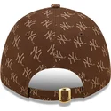regulowana-brazowa-czapka-z-zakrzywionym-daszkiem-9forty-monogram-new-york-yankees-mlb-od-new-era