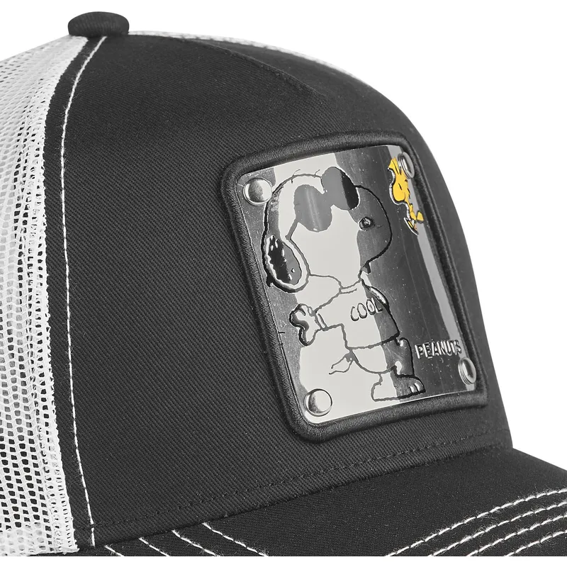 cap-islenkta-black-snapback-snoopy-peanuts-capslab