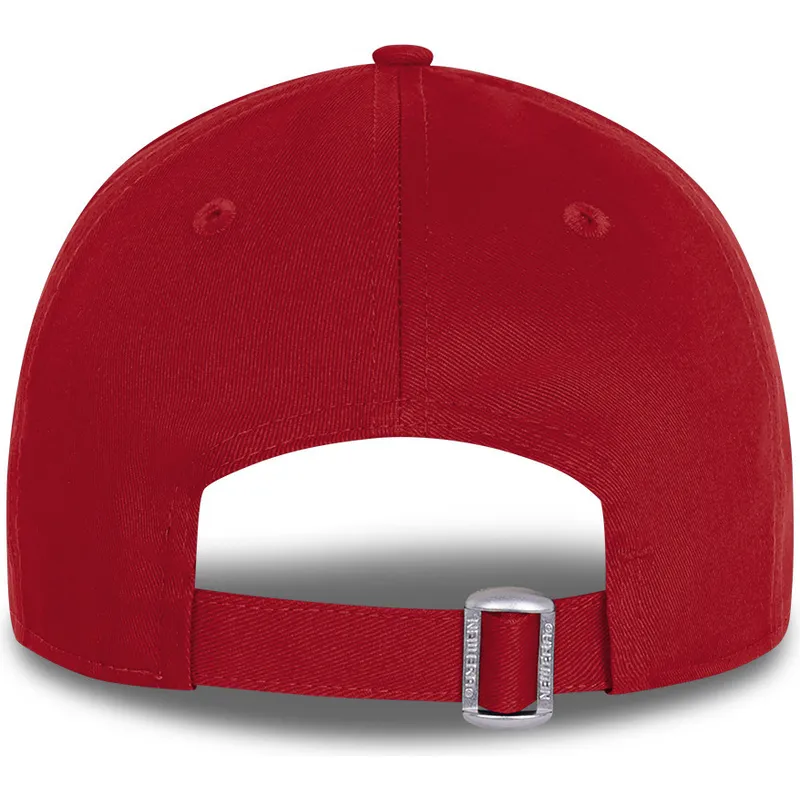 kepure-islenkta-raudona-reguliuojama-juostele-9forty-new-era