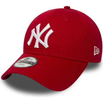 Czerwona, regulowana czapka z zakrzywionym daszkiem dla dzieci 9FORTY Essential New York Yankees MLB od New Era