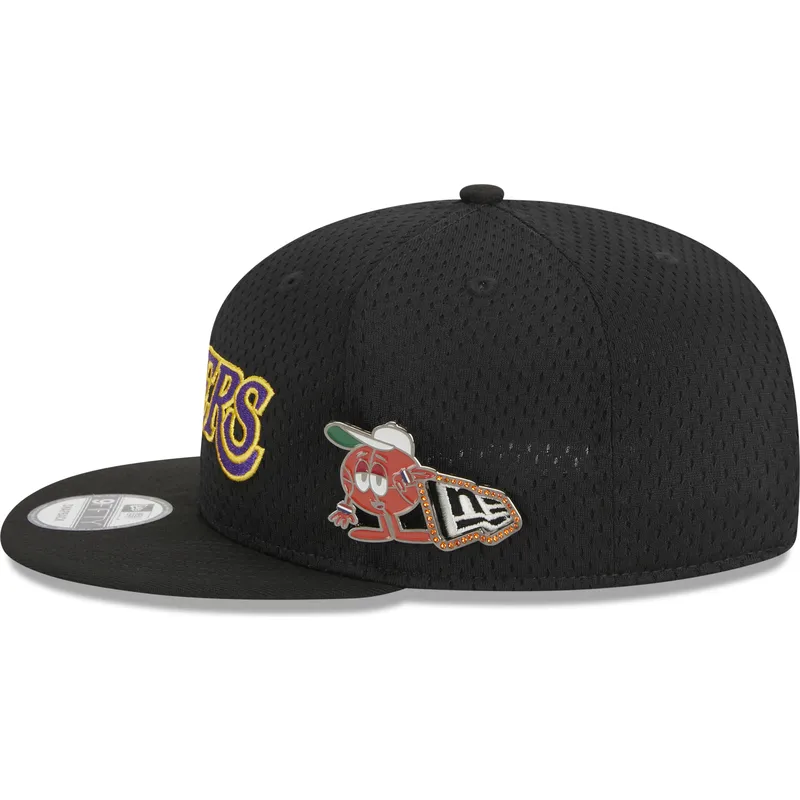 cap-plokscia-black-snapback-9fifty-post-up-pin-los-angeles-lakers-nba-new-era
