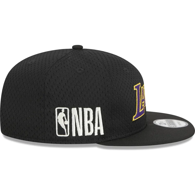 kepure-plokscia-juoda-snapback-9fifty-post-up-pin-los-angeles-lakers-nba-new-era