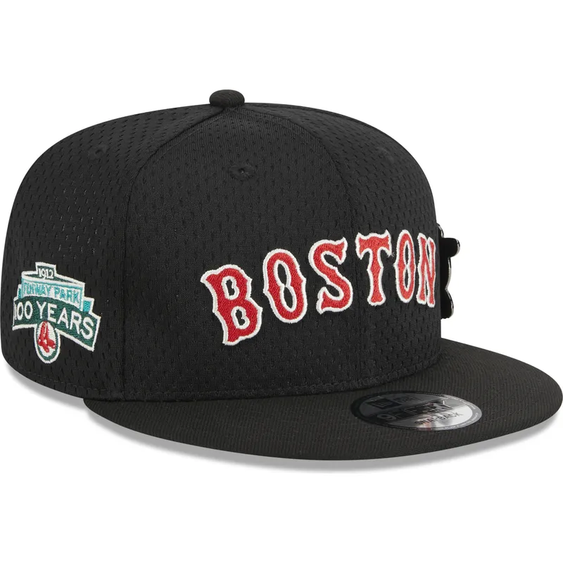 kepure-plokscia-juoda-snapback-9fifty-post-up-pin-boston-red-sox-mlb-new-era