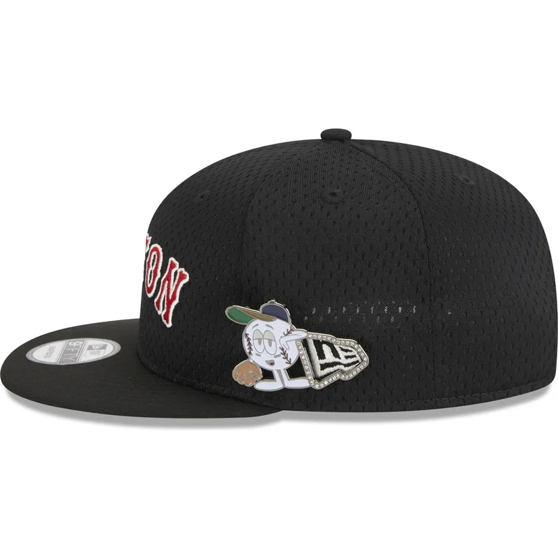 kepure-plokscia-juoda-snapback-9fifty-post-up-pin-boston-red-sox-mlb-new-era