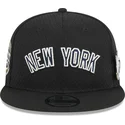 kepure-plokscia-juoda-snapback-9fifty-post-up-pin-new-york-yankees-mlb-new-era