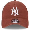 kepure-islenkta-ruda-reguliuojamas-9twenty-league-essential-new-york-yankees-mlb-new-era