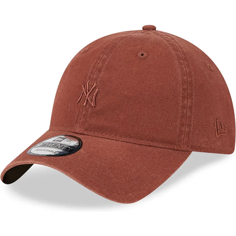 regulowana-brazowa-czapka-z-zakrzywionym-daszkiem-z-brazowym-logo-9twenty-mini-logo-new-york-yankees-mlb-marki-new-era
