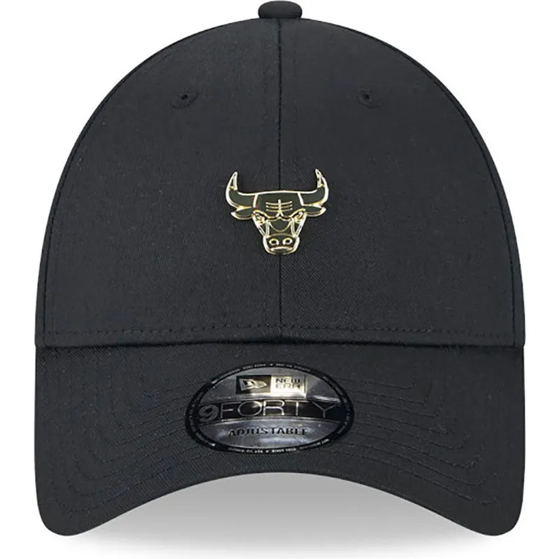 kepure-islenkta-juoda-reguliuojamas-9forty-pin-chicago-bulls-nba-new-era