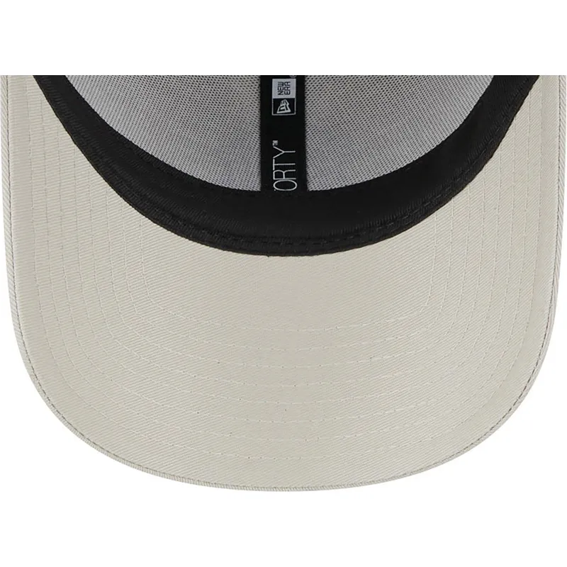 bezowa-regulowana-czapka-z-zakrzywionym-daszkiem-9forty-check-infill-new-york-yankees-mlb-new-era