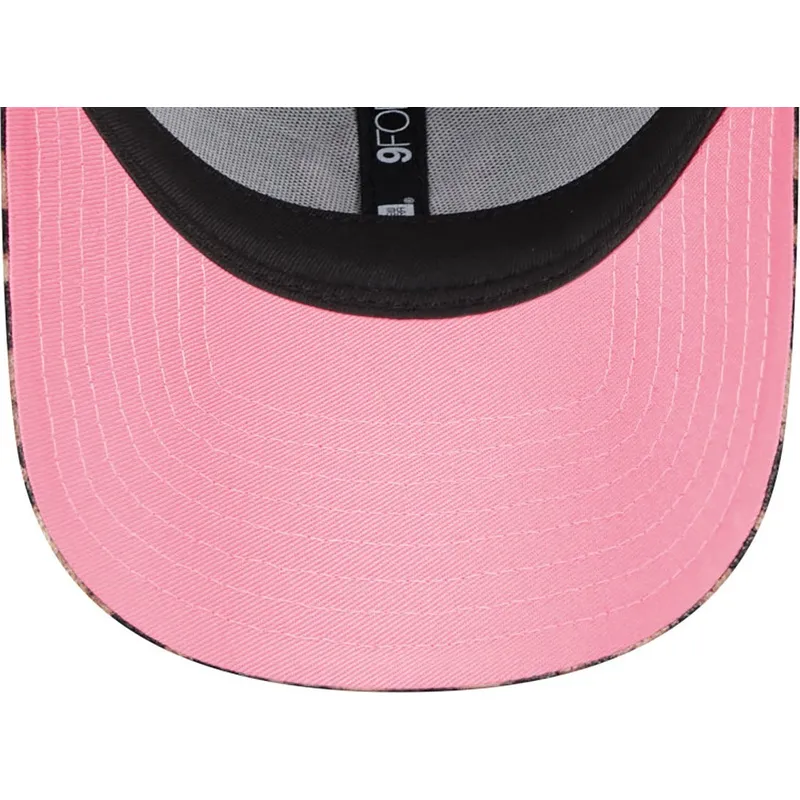 cap-islenkta-leopard-adjustable-strap-rosa-9forty-velour-new-york-yankees-mlb-new-era