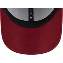 czerwona-zakrzywiona-czapka-z-regulacja-z-czarnym-logo-9forty-league-essential-new-york-yankees-mlb-od-new-era