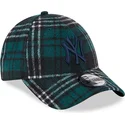 zielona-regulowana-czapka-z-zakrzywionym-daszkiem-z-niebieskim-logo-9forty-check-new-york-yankees-mlb-od-new-era